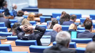Антикорупционната комисия ще се избира с обикновено мнозинство, а кандидатите ще са с оценки от непълен орган