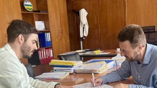 Областният управител на София обещал да не продава имота с малкия стадион "Академик"