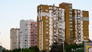 Министърът <span class="highlight">на</span> регионалното развитие се похвали, че парите за <span class="highlight">саниране</span> са спасени