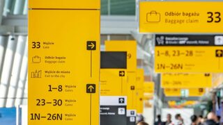 Във Варшава разследват срив на системата за въздушен контрол