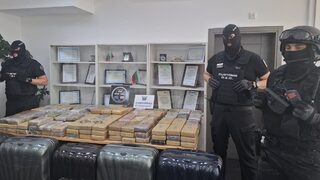 Прокуратурата поиска "задържане под стража" за заловените с кокаин за 37 млн. лв.