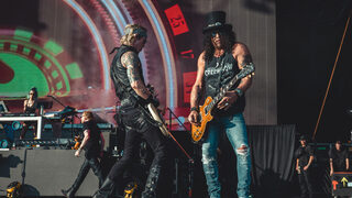 Фотогалерия: Над 40 000 души пяха с Guns N’ Roses на стадион "Васил Левски"