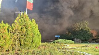 В Средец се евакуират хора заради големия пожар, BG-Alert е задействана за втори път