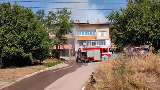 Продължават усилията за овладяване на пожара в ямболската местност Бакаджик