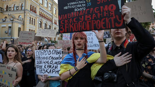 ЕС спрял траншовете за Украйна след посегателството срещу антикорупционните агенции