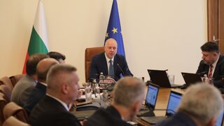 Правителството прие организирането и управляването на <span class="highlight">домове</span> <span class="highlight">за</span> <span class="highlight">възрастни</span> хора без лиценз да е престъпление