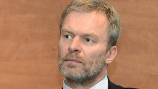 Посланик на <span class="highlight">Австрия</span> се оттегли след твърдения, че води блог за секс фантазии