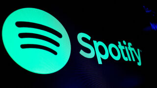 Изпълнители напуснаха Spotify заради инвестиции във военни технологии