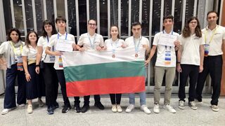 Български ученици спечелиха три бронзови медала от Международната олимпиада по изкуствен интелект