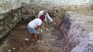 При строителните дейности в двора на художествената академия е открит античен гроб