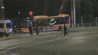 Врязалият се в автобус млад шофьор ще бъде съден по новия закон като пиян или дрогиран