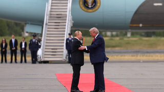 Фотогалерия: Срещата Тръмп – Путин в снимки