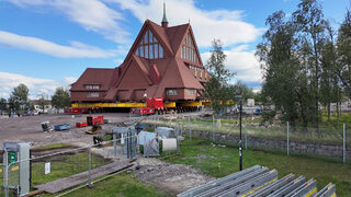<span class="highlight">Снимка</span> <span class="highlight">на</span> <span class="highlight">деня</span>: Град, който се движи. Историята <span class="highlight">на</span> преместената църква