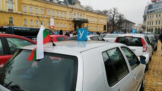 "Автомобилна администрация": Не са открити нарушения в изпитите на шофьора, врязал се в автобус