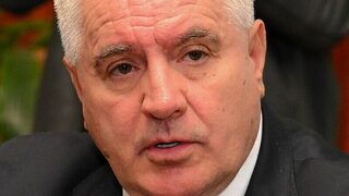 Премиерът на Република Сръбска се оттегли седмица след като Босна отне поста на <span class="highlight">Додик</span>