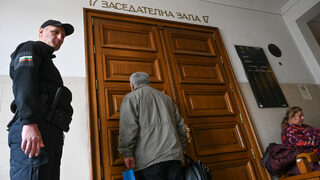 Прокуратурата във Велико Търново разследва случая с падналия от балкон мъж в Свищов