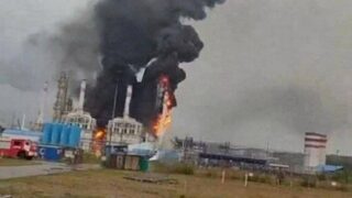 Украйна атакува с дронове мрежата на АЕЦ и голям терминал за гориво в Русия