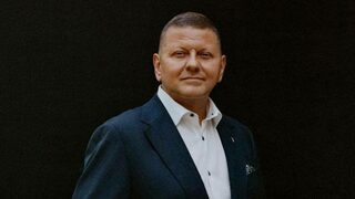 Залужни, отхвърлил разговор с Ванс, чака своя момент в Лондон, пише "Гардиън"