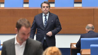 Преди събранието на партията: Асен Василев е станал единствен председател на "Продължаваме промяната"