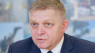 Единствен Фицо отива на <span class="highlight">парад</span> в Пекин с Путин и Ким