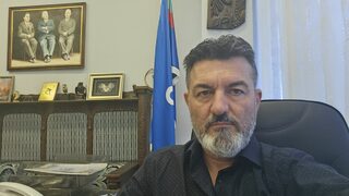 Университет върна на работа декан, уволнен след отказ да подпише прехвърляне на студенти