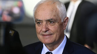 Министърът на отбраната: България трябва да инвестира около 500 млн. евро в завода за барут