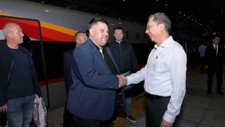 Вицепремиерът от <span class="highlight">БСП</span> ще е гост на военния парад в Пекин, на който ще са Путин и Ким Чен Ун