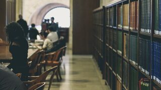 Заплатите на преподавателите в университетите варират от 2146 до 5198 лева