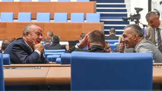 Парламентът трябва да попълни още 48 места в регулаторите и контролните органи