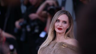 Анджелина Джоли, Киану Рийвс и още звезди се очакват на фестивала в Торонто, който се открива днес