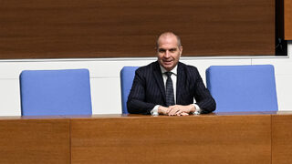 Караджов: Няма никакви данни за заглушаване на GPS сигнала на самолета на Фон дер Лайен