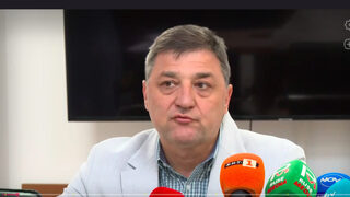 Прокуратурата: двама младежи на 18 и 15 г. са извършили побоя над полицейския началник и съседа му