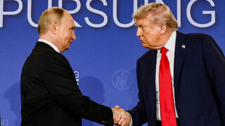 Според Тръмп <span class="highlight">САЩ</span> изгубили Русия – тя отишла при "най-дълбокия, най-мрачен Китай"