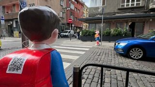 Снимка на деня: Внимание, деца на улицата