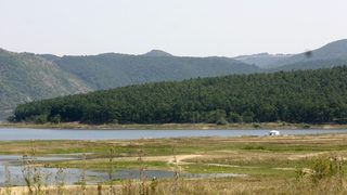 Пропадна стена на микроязовир край село Лесковец