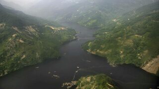 Отводняването на най-голямото земетръсно езеро в Китай ще започне до дни
