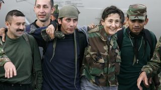 Ингрид Бетанкур беше освободена след шест години плен