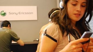 Sony Ericsson: Потребителите предпочитат музика на хапки