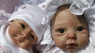 Опасно естествени кукли
