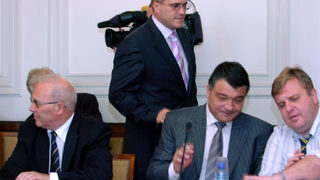 Имотите на армията - продавани като на битак