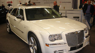 <span class="highlight">Cerberus</span> преговаря за продажбата на Chrysler с GM и Renault