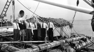 На 7 август 1947 г. Тур Хейердал достига Туамото със сала "<span class="highlight">Кон</span> <span class="highlight">Тики</span>"