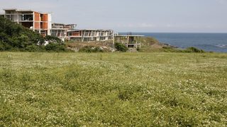 Община Царево гони спонтанен технофестивал от плажа на с. Варвара
