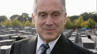 Роналд С. <span class="highlight">Лаудер</span> - активният милиардер