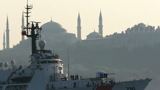 Американски военен кораб пресече Босфора на път за Грузия