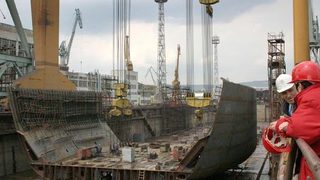 "Русенската <span class="highlight">корабостроителница</span>" нае виетнамци за заварчици