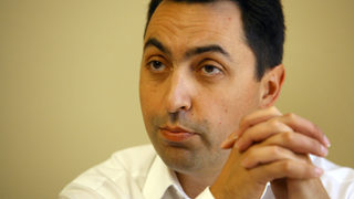 След колекционирането на активи идва ред на преструктурирането на бизнеси