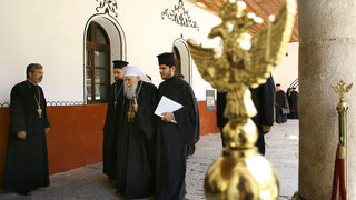 Църквата позволи строителството върху земите й