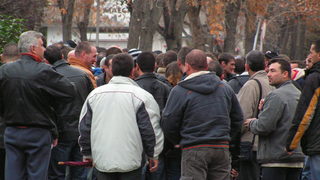 В <span class="highlight">Бургас</span> пред <span class="highlight">ОДП</span> "пушиха" над 500 полицаи