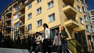 Кризата връща на мода малките градски кооперации